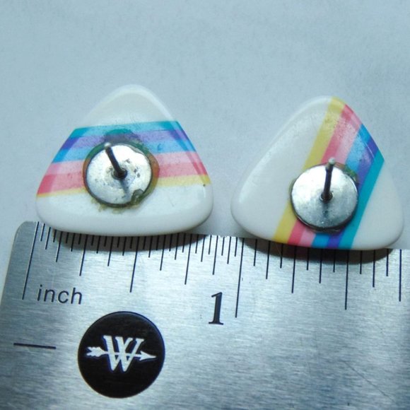 Vintage Retro Pastel Rainbow Earrings 90s Kawaii triangles Plastic - Picture 3 of 3